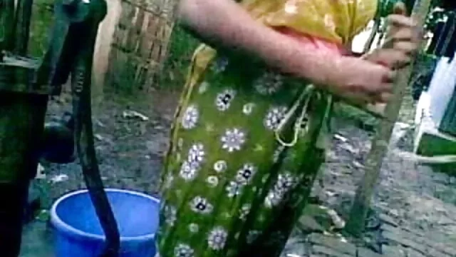 सुनहरे बालों वाली किशोर न्यू सेक्सी हिंदी मूवी सिंडी सह के लिए एक बड़ा डिक बेकार है