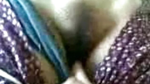 आबनूस फूहड़ दो इंग्लिश सेक्स मूवी सेक्स पुरुषों blowjob देता है
