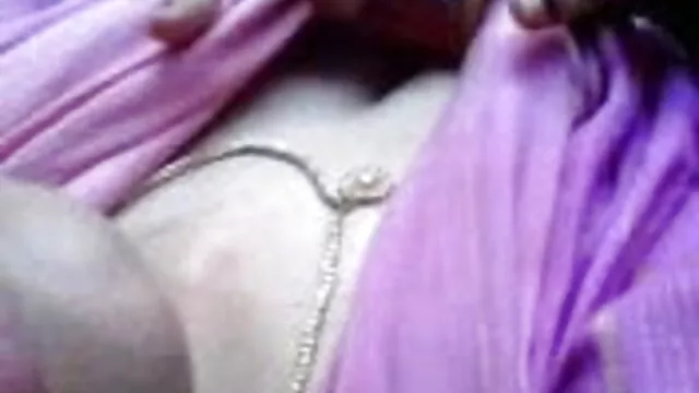 मेष अधोवस्त्र में श्यामला हिंदी फिल्म मूवी सेक्सी milf वेश्या तीन लोगों द्वारा ट्रिपल घुस जाता है