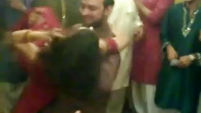 बालों वाली शौकिया सेक्सी मूवी फुल सेक्सी प्यारी चुपचाप हस्तमैथुन करती है