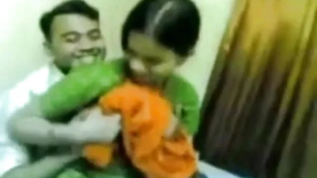 क्लोजअप में छक्कों की सेक्सी मूवी क्लेयर के नेचुरल बूब्स की खोज की