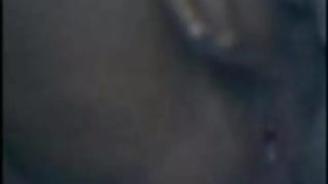 मोना पोज़ज़ी राज सेक्सी मूवी नथिंग पर्सनल में