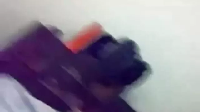 एशियाई किशोर बंधे हुए और फुहार आप की सेक्सी मूवी