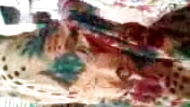 Z44B 2106 सोलो सेक्सी वीडियो मूवी कॉम लाल अधोवस्त्र में