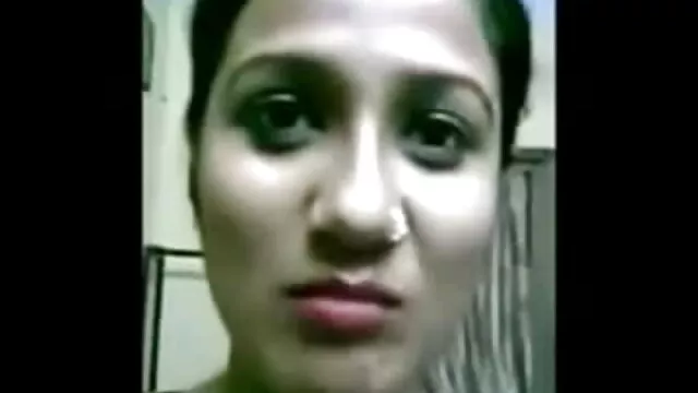 तेजस्वी श्यामला उसे बिल्ली उँगलियों और गर्म बीएफ फिल्म सेक्सी मूवी गोरा द्वारा पाला जाता है