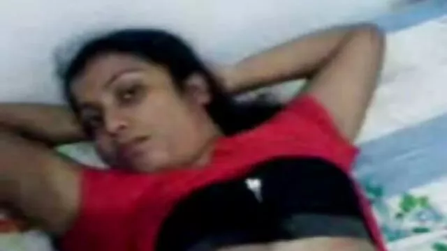 आउटडोर छक्कों की सेक्सी मूवी मज़ा