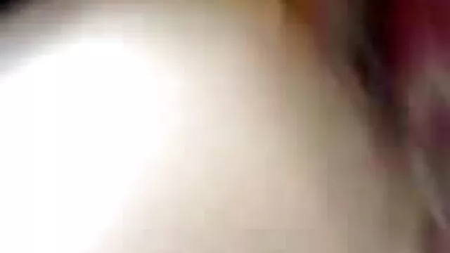 नारंगी जूते में पागल लड़की तीन भाग्यशाली सनी देओल की सेक्सी मूवी द्वारा चिढ़