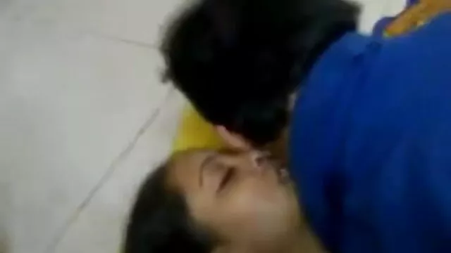सफेद कॉलेज फूहड़ बिल्ली और रसदार स्तन के साथ सेक्सी मूवी सेक्सी मूवी सेक्सी fucks