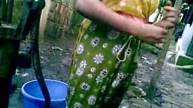 बड़ी चूची वाली लड़की ने उसके स्तन सहलाए और चूत से खेलने लगा सेक्सी मूवी हिंदी सेक्सी मूवी