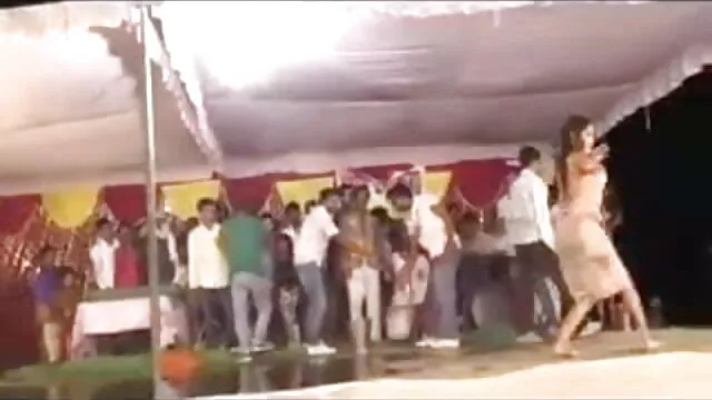 चेहरे के सेक्सी भोजपुरी मूवी शॉट्स के साथ शौकिया समूह सेक्स