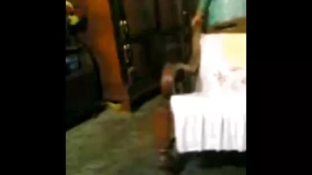 पड़ोसी लेटेक्स पहनता है सेक्सी वीडियो में हिंदी मूवी