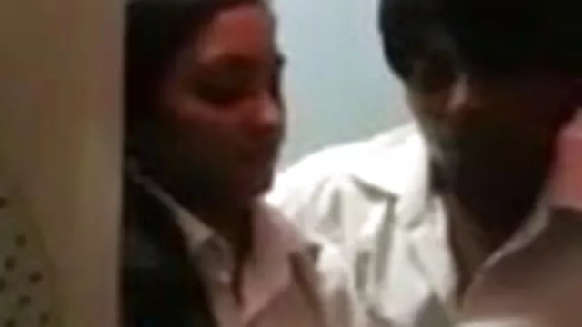 दो सींग का गोरा के मूवी सेक्सी इंग्लिश फिल्म साथ त्रिगुट