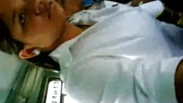 समुद्र तट पर इंग्लिश फिल्म सेक्सी मूवी गुदा त्रिगुट