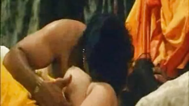 हिडन मूवी पिक्चर सेक्सी कैम पर नहाते हुए सूट चेंज रूम