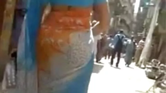 फिशनेट क्लैड गोरा एक आदमी को एक सेक्सी ट्रिपल एक्स सेक्सी मूवी फूटजोब देता है