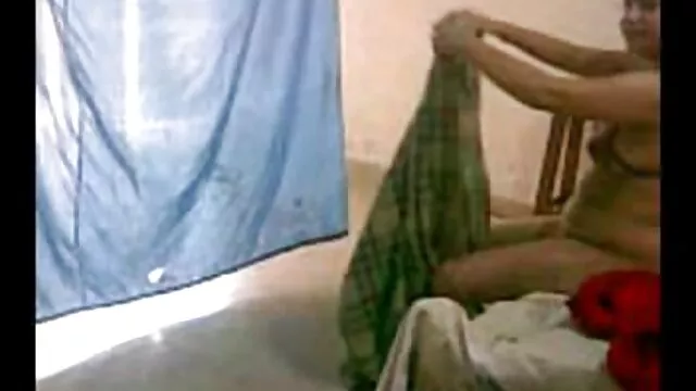 सुनहरे बालों वाली शौकिया छिपे वीडियो सेक्सी मूवी सेक्सी हुए blowjob